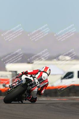 media/Oct-08-2022-SoCal Trackdays (Sat) [[1fc3beec89]]/Turn 16 (125pm)/